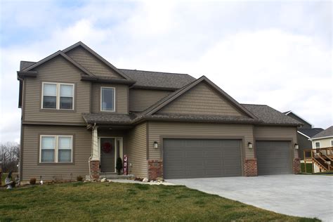 dark brown roof with trim